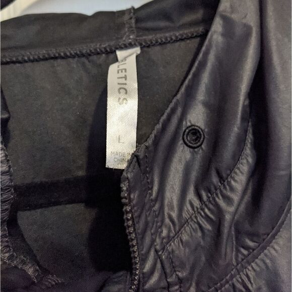 Fabletics Europa Pullover Jacket Windbreaker Black - Picture 2 of 16